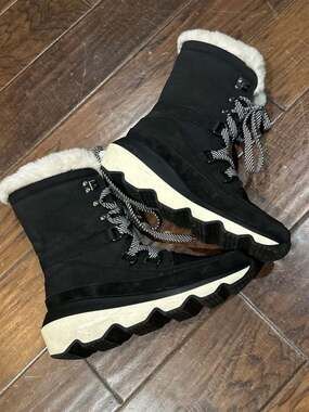 BURUDANI Women's Faux Fur Lined‎ Lace-Up Platform Snow Boots